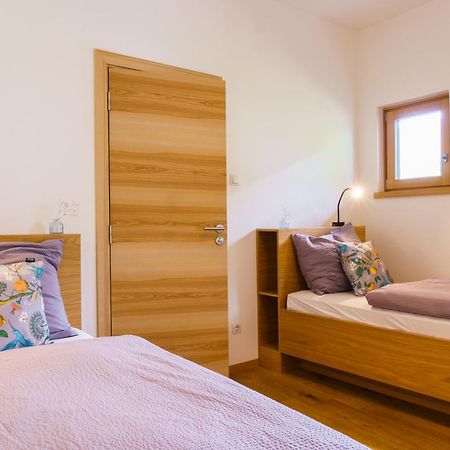 Julias Guesthouse Ora / Auer Екстериор снимка