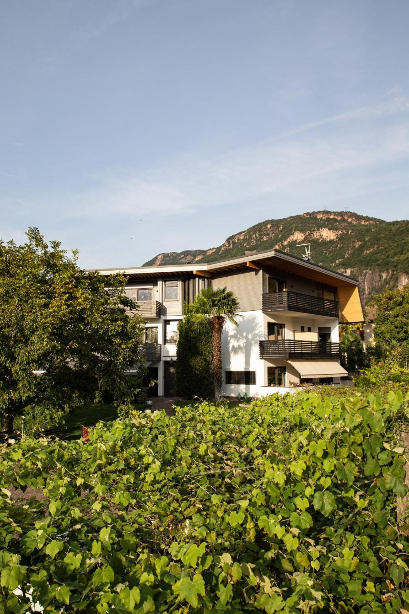 Julias Guesthouse Ora / Auer Екстериор снимка