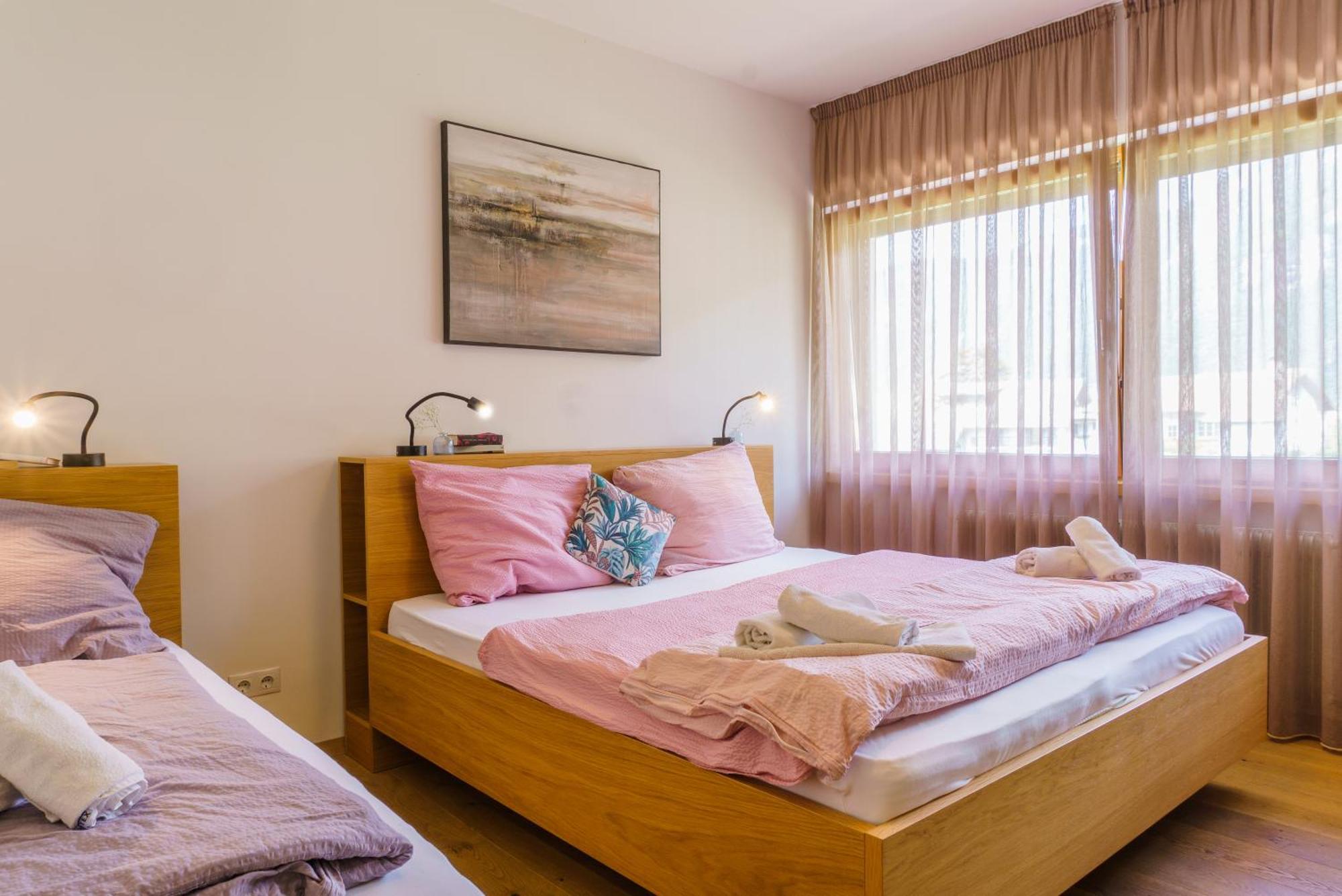 Julias Guesthouse Ora / Auer Екстериор снимка
